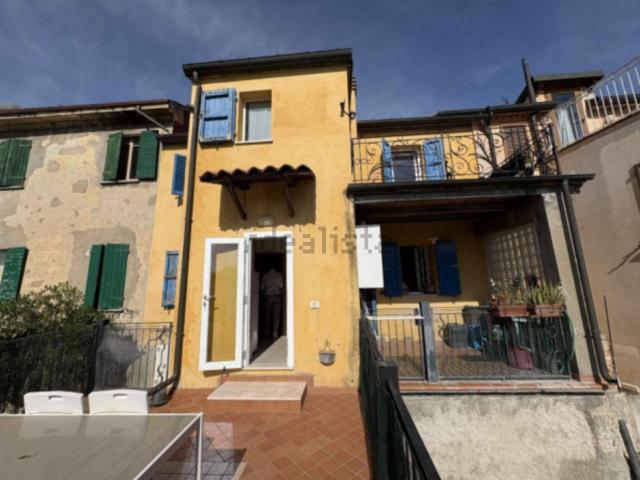 Appartamento in vendita di 211 m² in Via Borgata