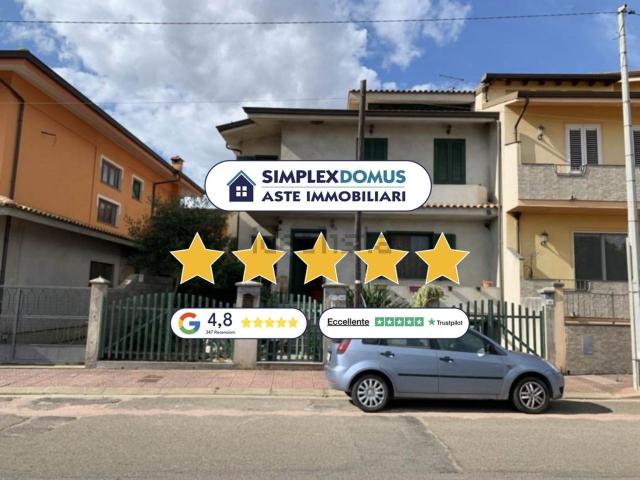 Appartamento in vendita di 211 m² in Via Dante Alighieri