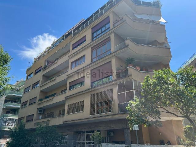 Appartamento in vendita di 211 m² in Via Rodolfo Lanciani, 2