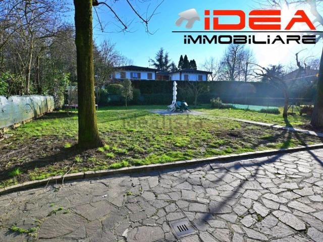 Appartamento in vendita di 211 m² in Via Umberto Giordano