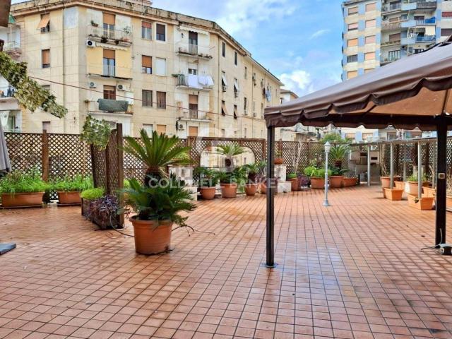 Appartamento in vendita di 211 m² in Corso Arnaldo Lucci, 116