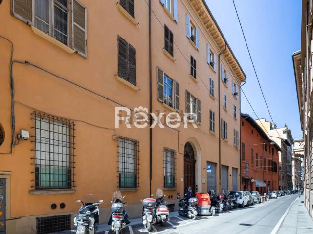 Appartamento in vendita di 212 m² in Via Cesare Battisti, 9