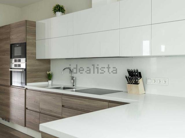 Appartamento in vendita di 212 m² in Via dei Tulipani