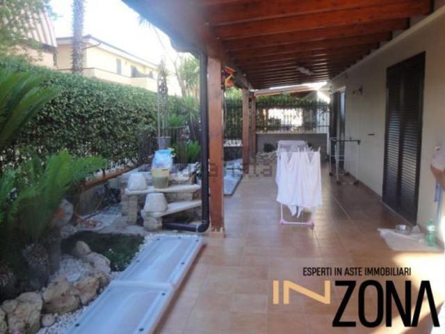 Appartamento in vendita di 212 m² in Via dei Tulipani