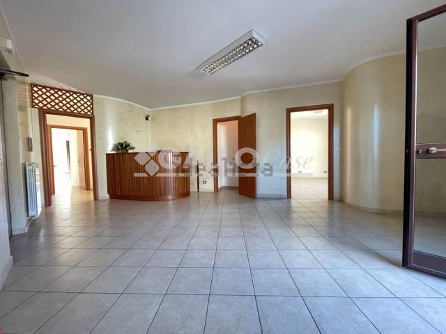 Appartamento in vendita di 212 m² in Via Federico Fellini, 1