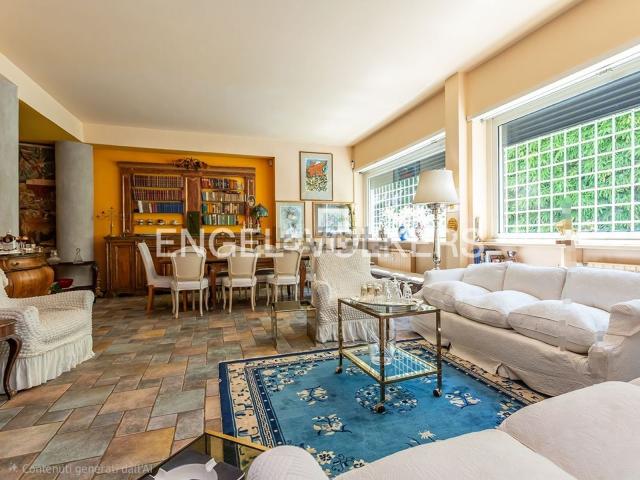 Appartamento in vendita di 212 m² in Via Moena