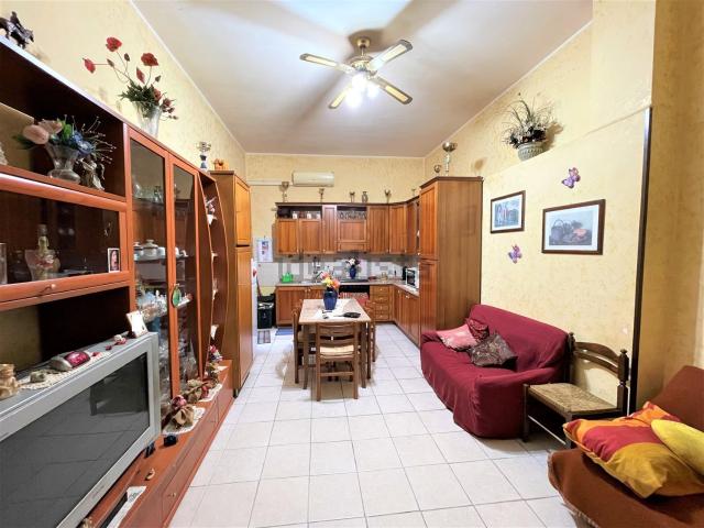 Appartamento in vendita di 212 m² in Corso Vittorio Emanuele, 74, 96014 Floridia SR, Italia, 74