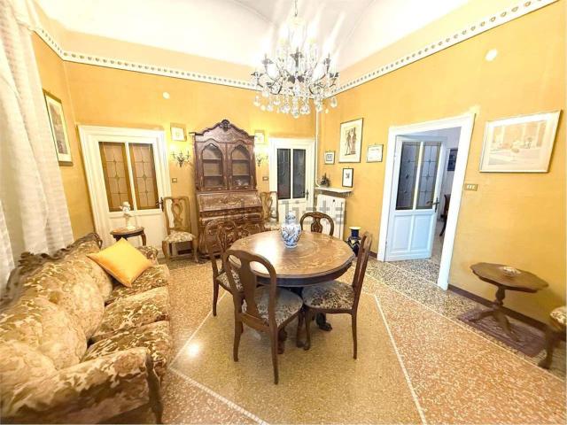 Appartamento in vendita di 213 m²