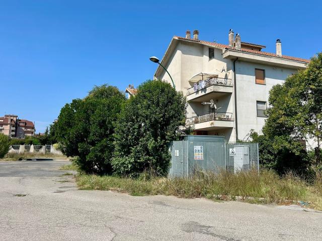 Appartamento in vendita di 213 m² in Via Aldo Moro, 35