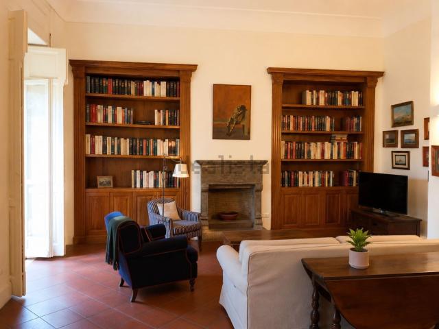 Appartamento in vendita di 213 m² in Via del Parco Margherita