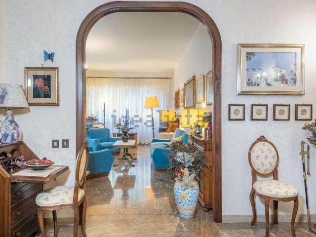 Appartamento in vendita di 213 m² in Via delle Baleniere