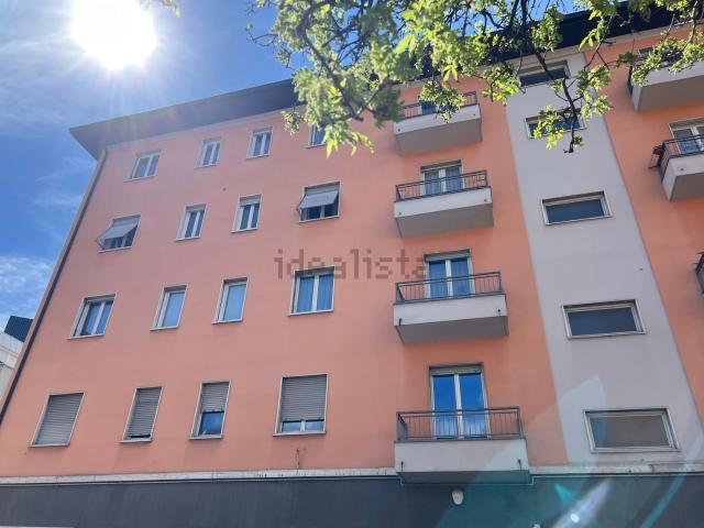 Appartamento in vendita di 213 m² in Via Fratelli Fontana