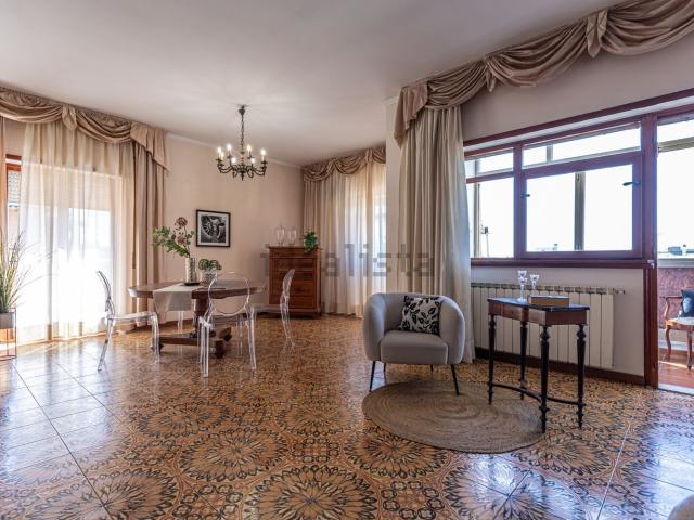 Appartamento in vendita di 213 m² in Via Stefano Cansacchi