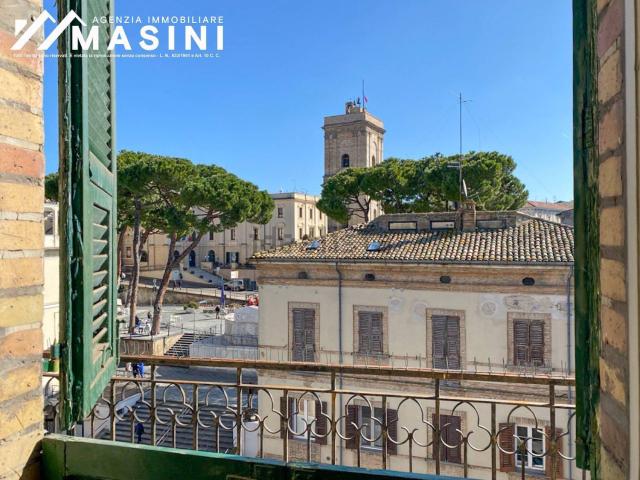 Appartamento in vendita di 213 m² in Via Valera, 6