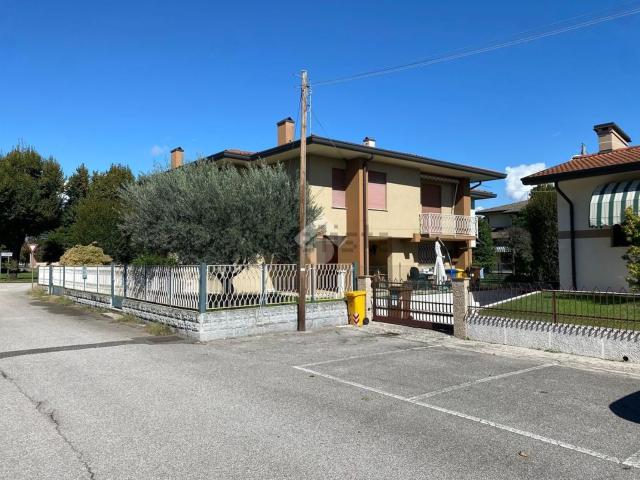 Appartamento in vendita di 213 m² in Via Zanella, 1