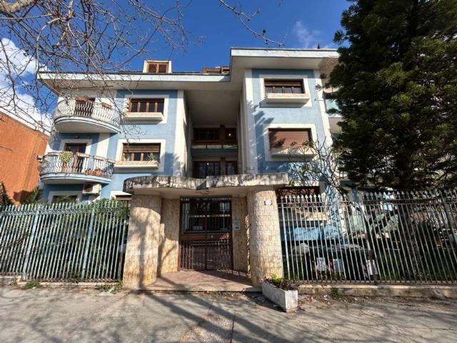 Appartamento in vendita di 213 m² in Viale Michelangelo