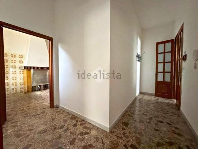 Appartamento in vendita di 214 m² in Via Canne