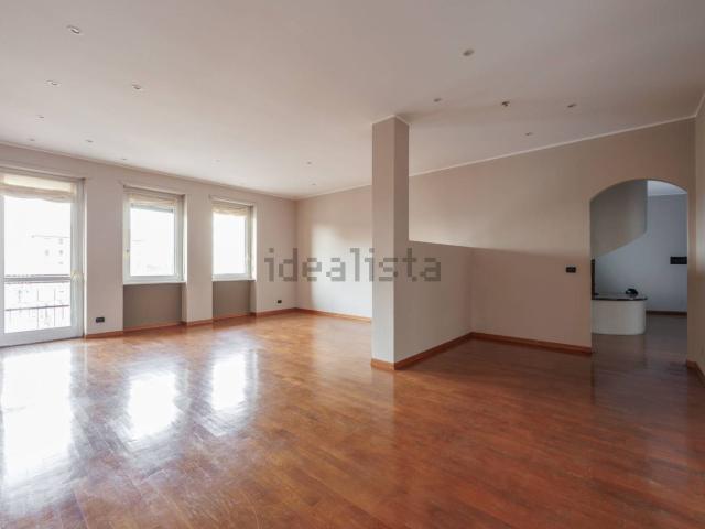 Appartamento in vendita di 214 m² in Via Gaetano Filangieri