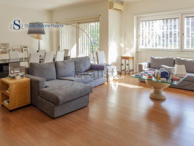 Appartamento in vendita di 214 m² in Via Giuseppe Mussi