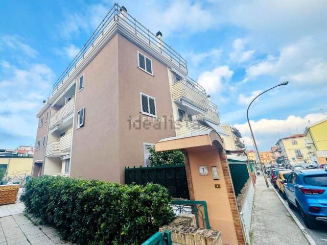 Appartamento in vendita di 214 m² in Via Edmondo de Amicis, 7