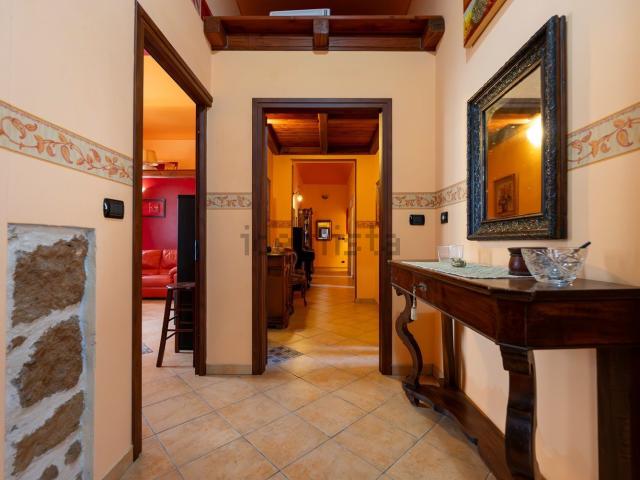 Appartamento in vendita di 214 m² in Via Fratelli Kennedy, 22