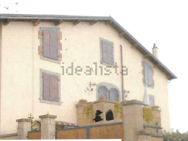Appartamento in vendita di 214 m² in Via Madonna del Lauro