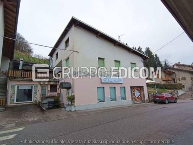 Appartamento in vendita di 214 m² in Via Roma