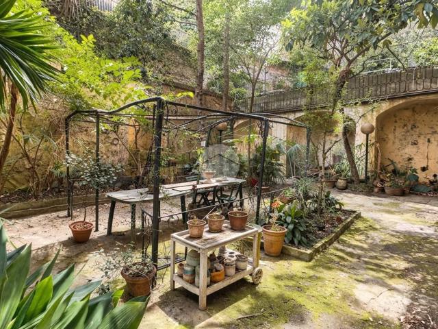 Appartamento in vendita di 215 m² in Via Caffaro