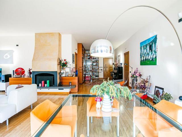 Appartamento in vendita di 215 m² in Via Arborina, 44