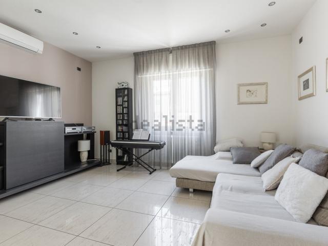 Appartamento in vendita di 215 m² in Via Giuseppe Garibaldi