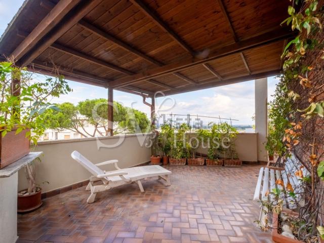 Appartamento in vendita di 215 m² in Via del Casale Ghella