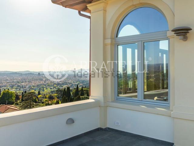 Appartamento in vendita di 215 m² in Via della Capponcina, 26
