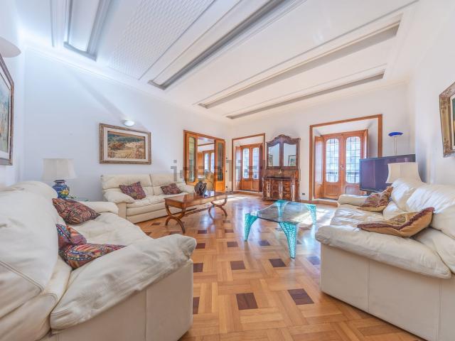 Appartamento in vendita di 215 m² in Via della Croce, 71