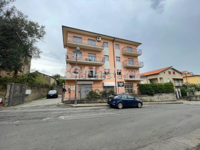 Appartamento in vendita di 215 m² in Via San Nicola di Bari, 14