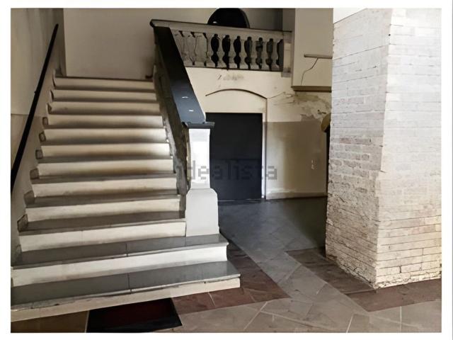 Appartamento in vendita di 215 m² in Via Padolisi