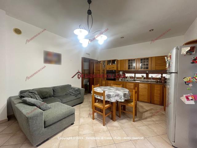 Appartamento in vendita di 215 m² in Via U. La Malfa, 39
