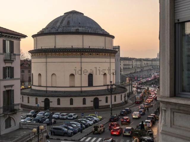 Appartamento in vendita di 215 m² in Via Villa della Regina, 3