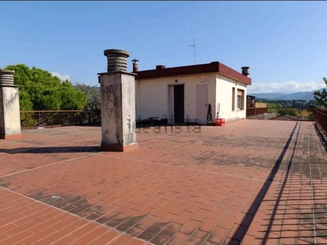 Appartamento in vendita di 215 m² in Viale Giovanni Verga, 38