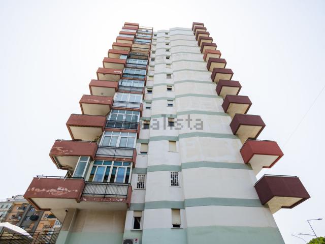 Appartamento in vendita di 215 m² in Viale Regione Siciliana, 702