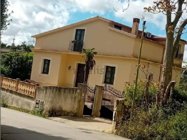 Appartamento in vendita di 215 m² in Contrada Bagnitelli