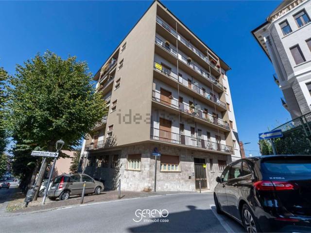 Appartamento in vendita di 215 m² in Salita al Castello, 2
