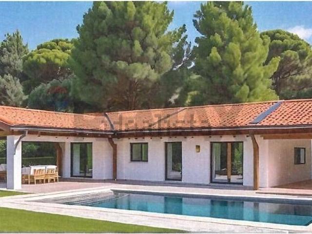 Appartamento in vendita di 216 m² in Via Amendola