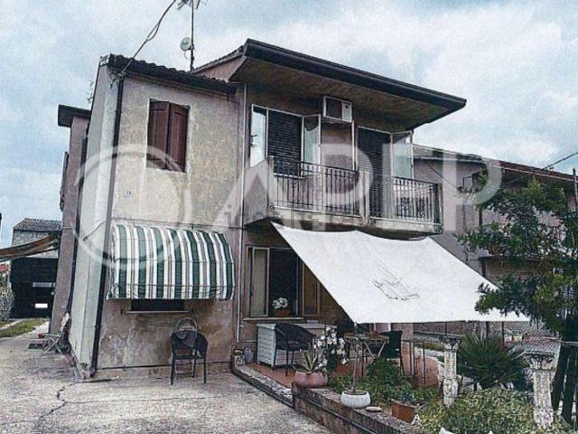 Appartamento in vendita di 216 m² in Via Asilo