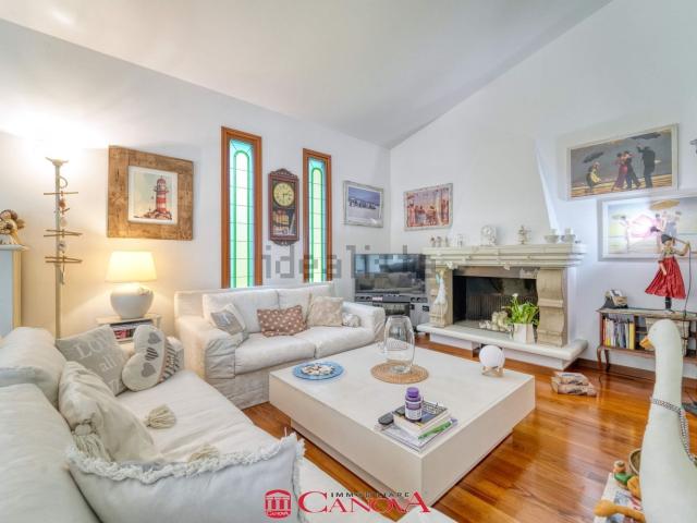 Appartamento in vendita di 216 m² in Via Gaetano Donizetti, 26