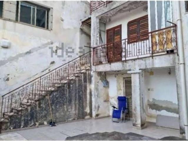 Appartamento in vendita di 216 m² in Via III Palazzo
