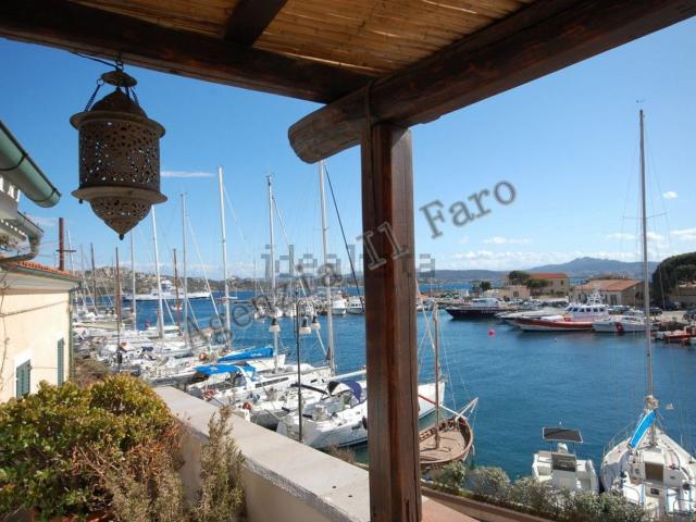 Appartamento in vendita di 216 m² in Via Oberdan
