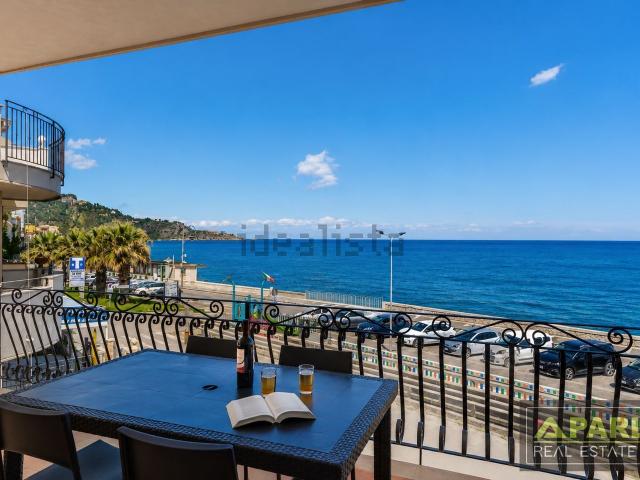 Appartamento in vendita di 216 m² in Lungomare Tysandros
