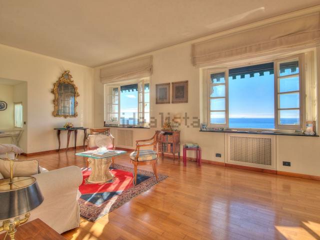 Appartamento in vendita di 216 m² in Strada Statale 1, 37