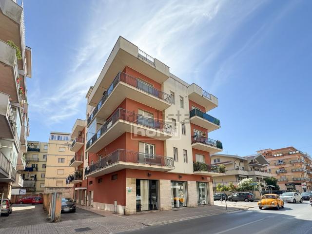 Appartamento in vendita di 217 m² in Via Bardet, 62