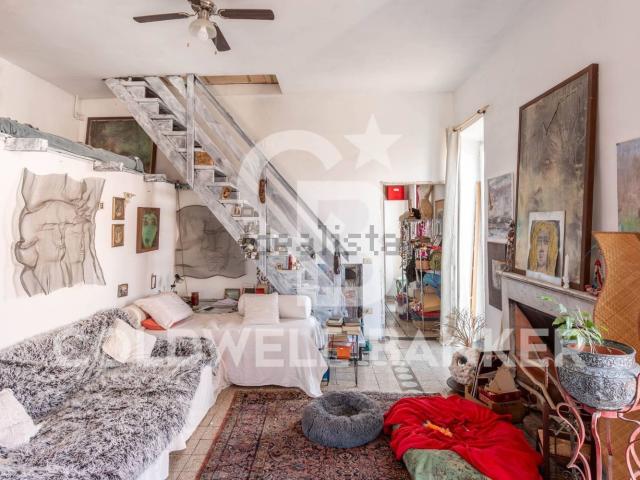 Appartamento in vendita di 217 m² in Via Dante Alighieri